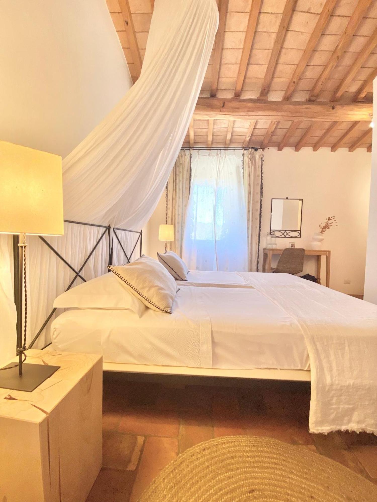 Abbadia Wine Relais Bed & Breakfast Montefollonico Exterior photo