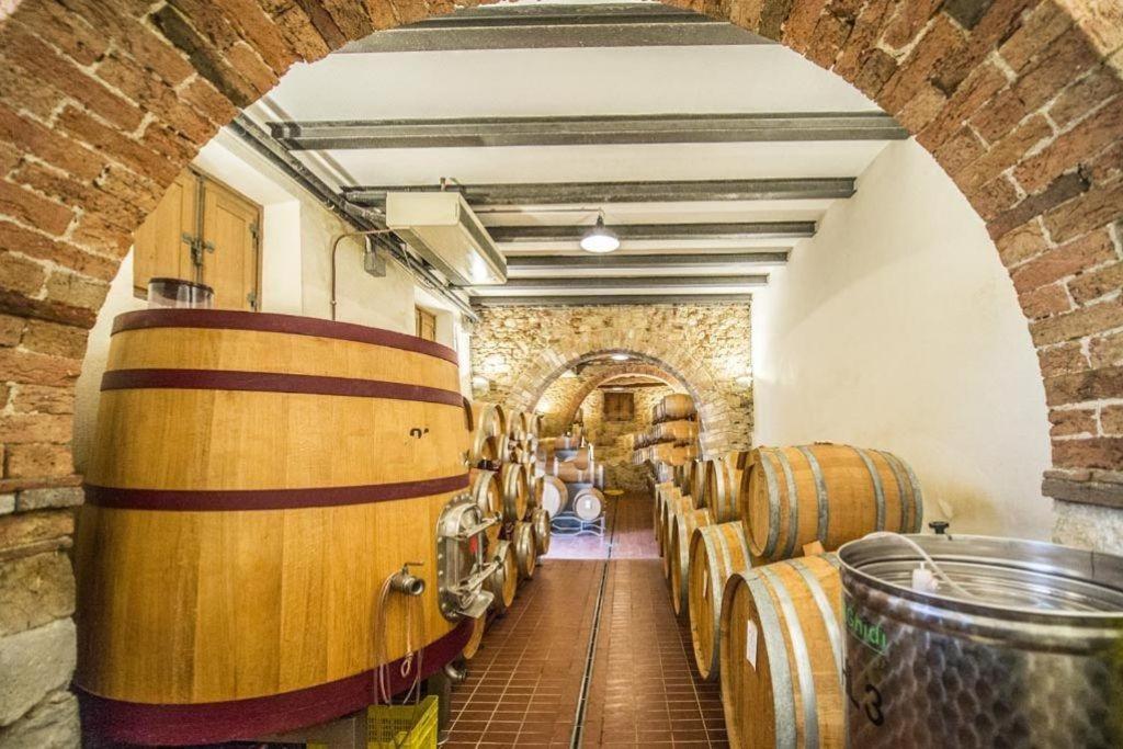 Abbadia Wine Relais Bed & Breakfast Montefollonico Exterior photo